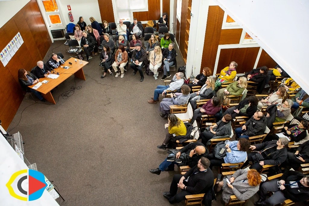 260401-to-film-office-tis-pkm-sto-2o-diethnes-sinedrio-optikoakoystikou-grammatismou-foto2.jpg?v=0