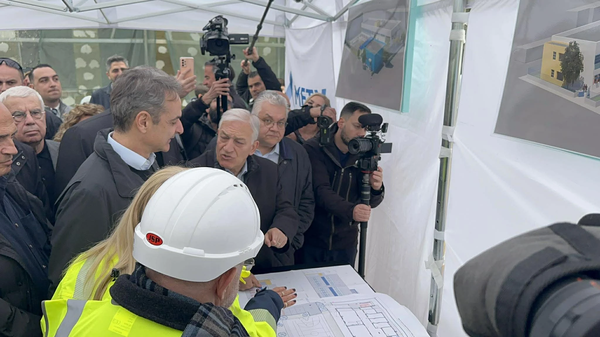 655589505-940117531840892-135644640343570253-n.jpg?v=0