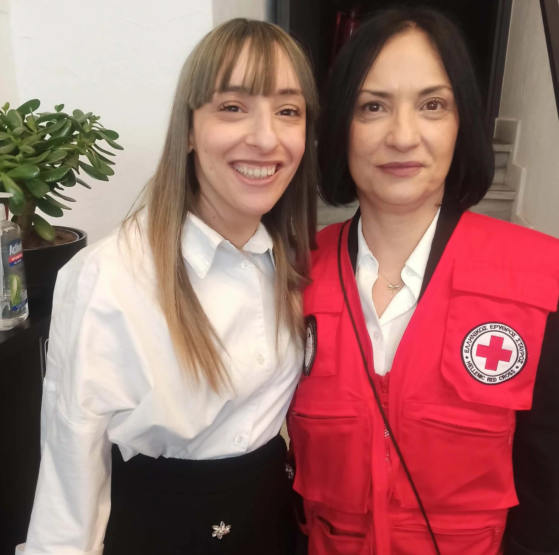 enas-kosmos-dyo-opseis2.jpg?v=0