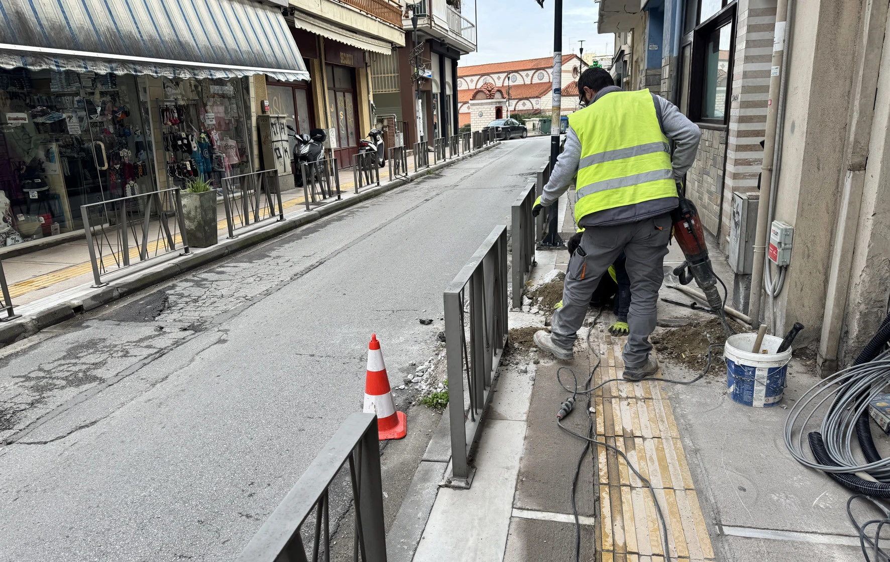 optikes-ines-erga-2.jpg?v=0