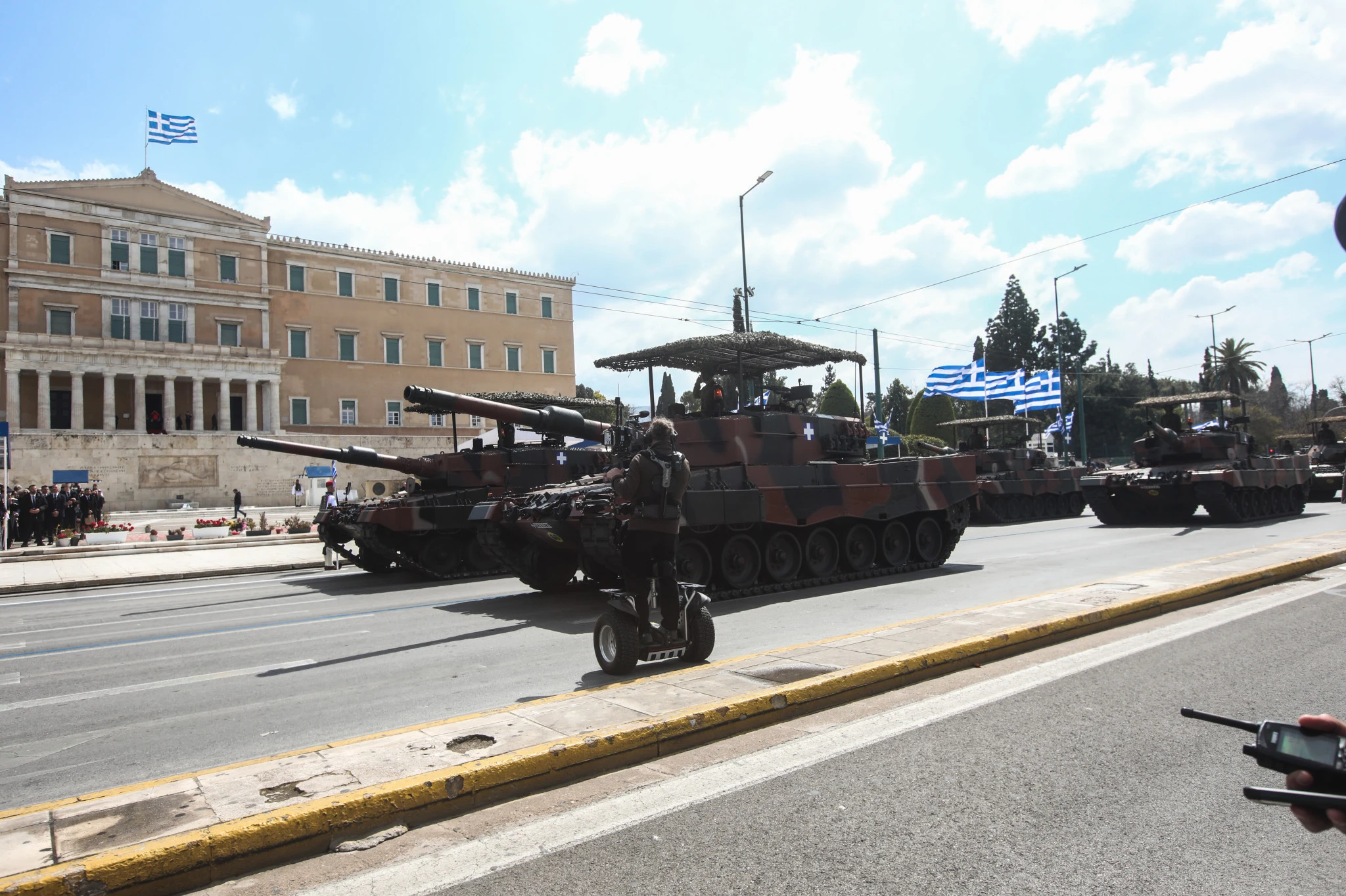 parelasi-athina-3.jpg?v=0