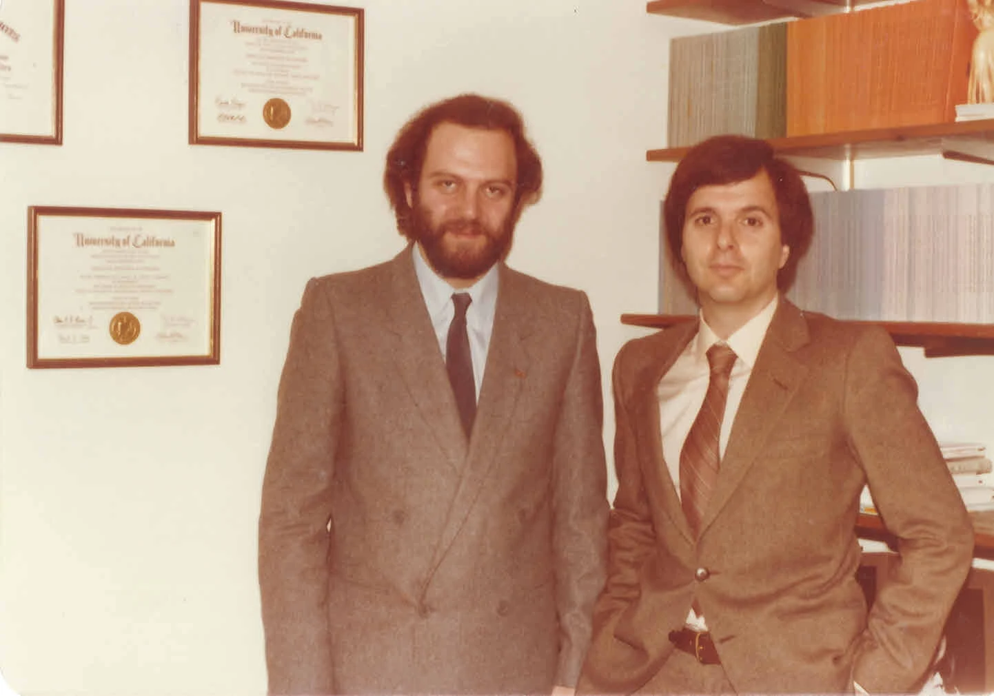 Στο γραφείο του στο πανεπιστήμιο του Michigan με συνάδελφό του