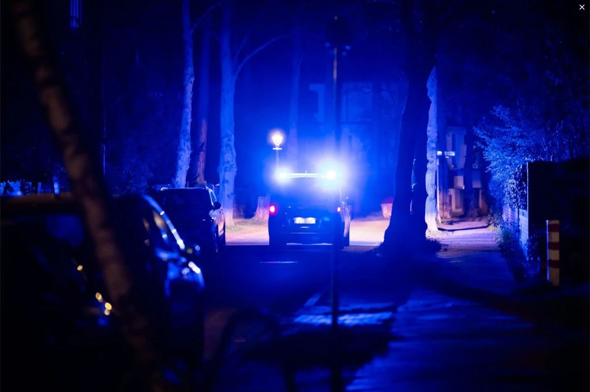 Πηγή: https://www.berliner-zeitung.de/news/stromausfall-in-berlin-nikolassee-ueber-1300-haushalte-betroffen-ursache-noch-unklar-li.10031257?utm_campaign=mrf-twitter-berlinerzeitung&mrfcid=2026041969d8ae0376eb411b91284da1