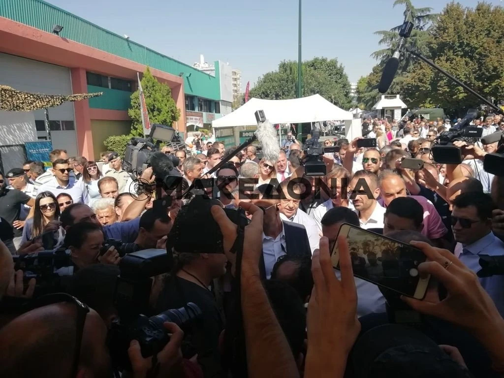 Ο Α. Τσίπρας στο περίπτερο του Ηρακλή