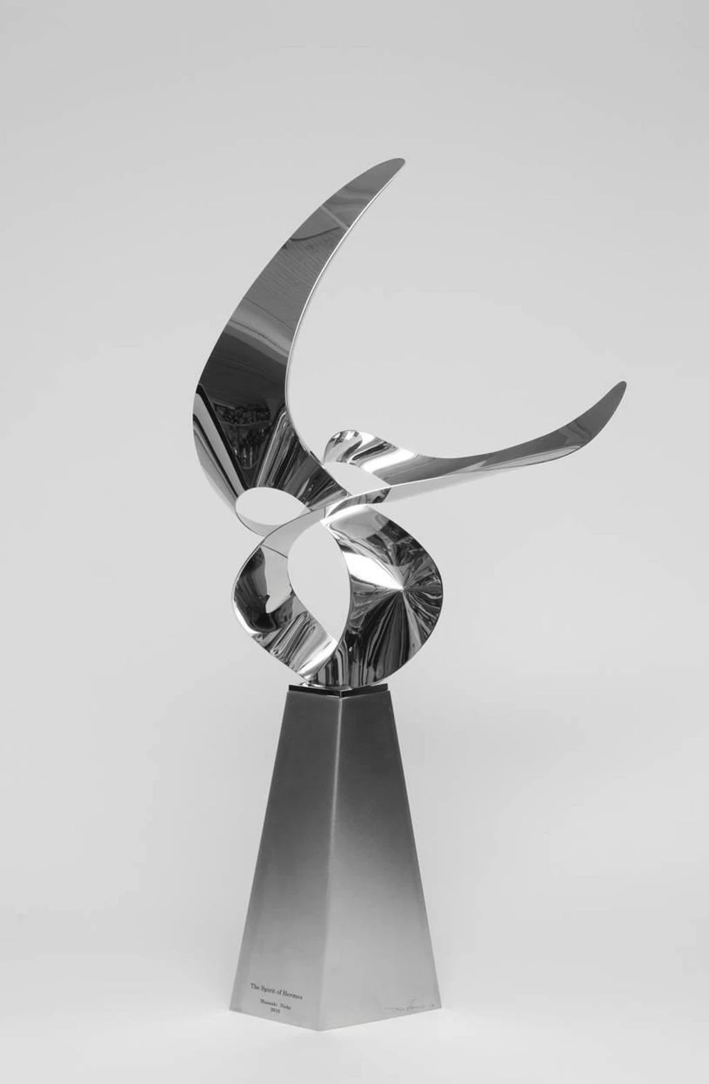masaaki-noda-japanese-b-1949-the-spirit-of-hermes-2010-polished-stainless-steel-1-out-of-1-120-cm-antigrafi.jpg