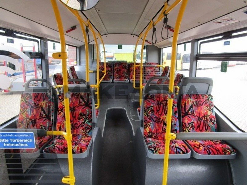 bus2.jpg bus2.jpg
