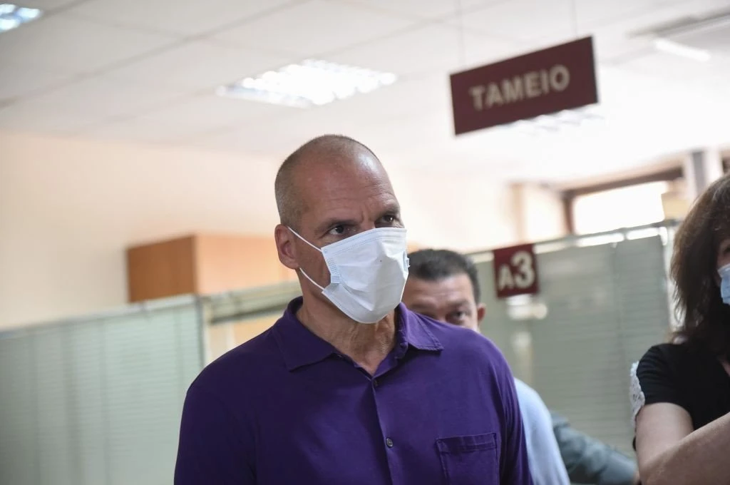 varoufakis-ika-pylis-axiou3.jpg