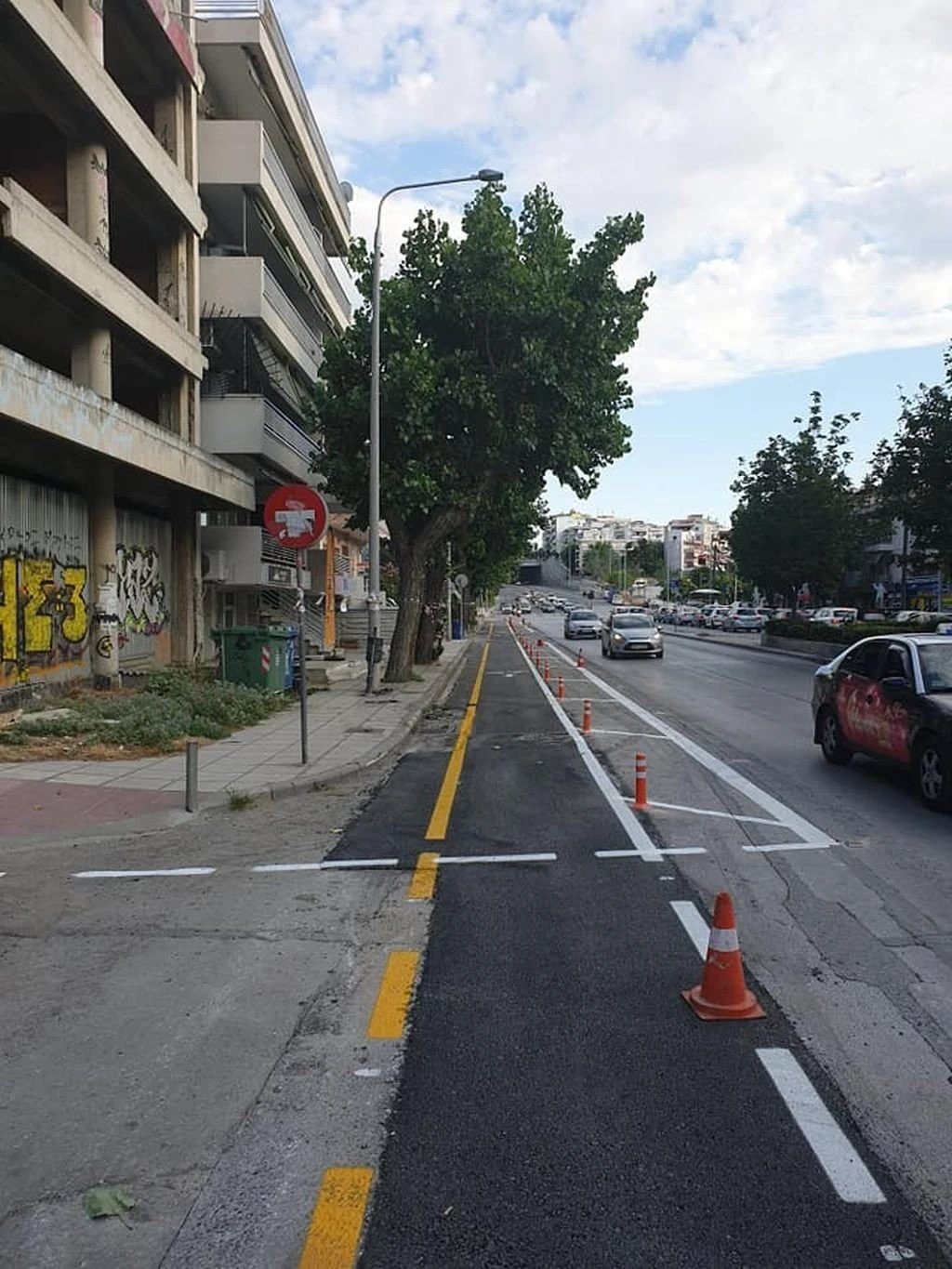 Τμήμα του νέου ποδηλατόδρομου επί της Κ. Καραμανλή από Βούλγαρη μέχρι Μπότσαρη