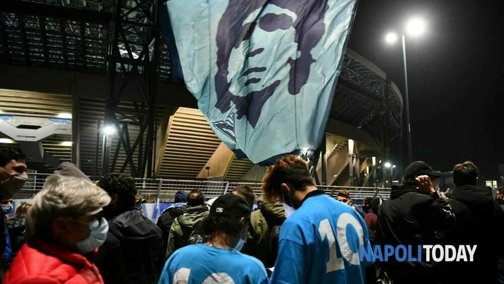 tifosi-al-san-paolo-per-maradona-foto-de-cristofaro-10-2.jpg?v=0