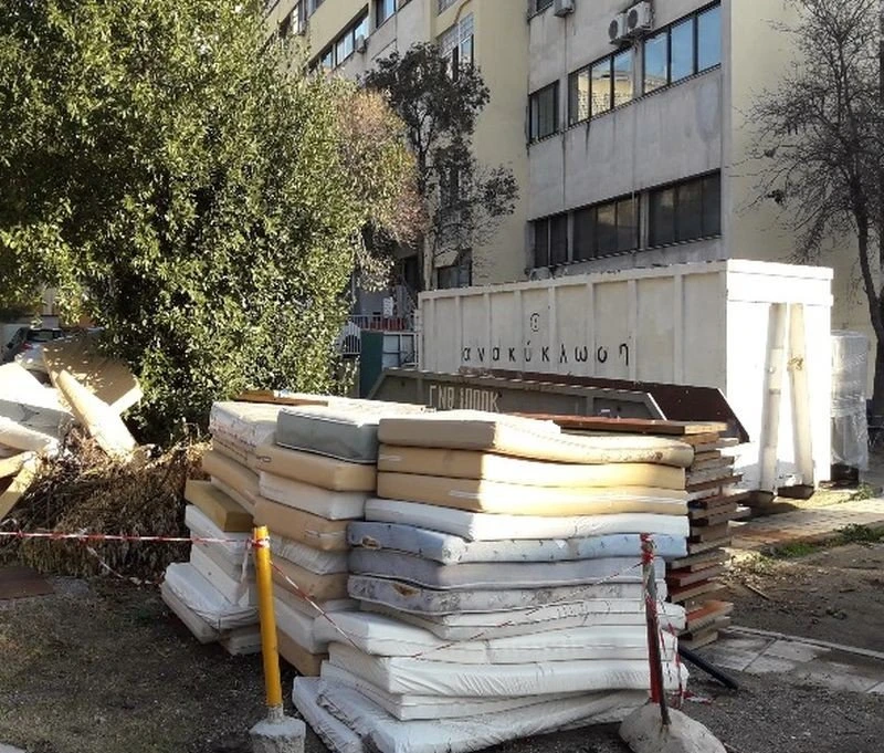 Τα στρώματα όπως ήταν όταν τα επέστρεψε ο δήμος Δέλτα