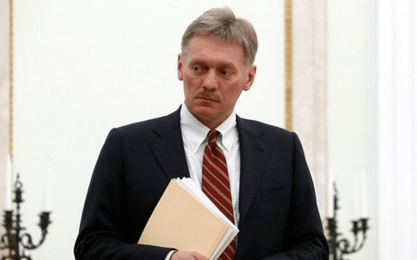 Πεσκόφ: Θετική η απόφαση Τραμπ να μην χαρακτηρίζουν οι ΗΠΑ τη Ρωσία «άμεση απειλή»