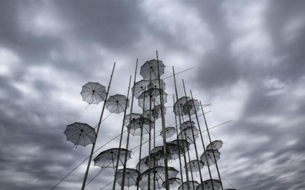 Συννεφιά και πιθανές λασποβροχές σήμερα Σάββατο - Πώς θα είναι ο καιρός την 25η Μαρτίου