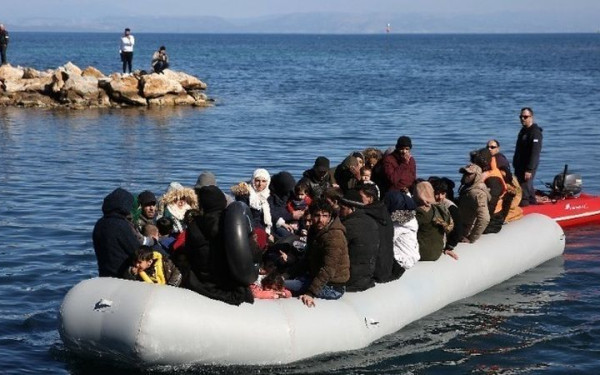 Συνεχίζονται οι μεταναστευτικές ροές στην Κρήτη: Τρεις νέες λέμβοι με περισσότερα από 100 άτομα νότια του Ηρακλείου