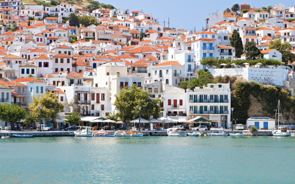 Σκόπελος: Το νησί του «Mamma Mia» κλέβει τις εντυπώσεις σε γνωστό ταξιδιωτικό περιοδικό