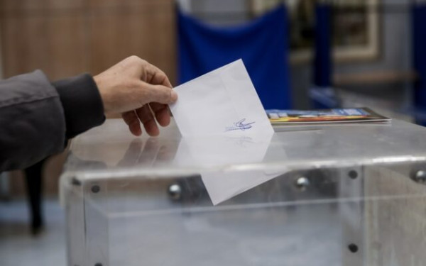 Δημοσκόπηση GPO: Στο 28,9% η ΝΔ, τί απαντούν οι πολίτες για τα κόμματα Καρυστιανού και Τσίπρα