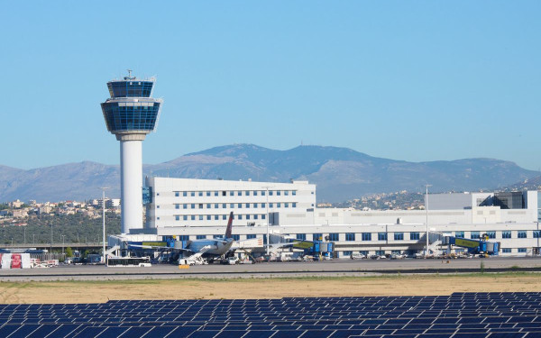 Τεχνικό πρόβλημα στα ελληνικά αεροδρόμια - Σημάδια αποκλιμάκωσης με την έναρξη ορισμένων απογειώσεων από το «Ελ. Βενιζέλος» - Μπλόκο και σε περιφερειακά αεροδρόμια