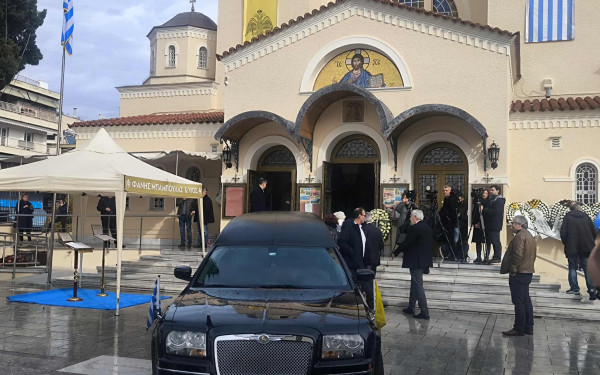 Καλαμαριά: Σε κλίμα συγκίνησης η κηδεία του Δημήτρη Σταμάτη - Ο επικήδειος Σαμαρά και οι παρουσίες
