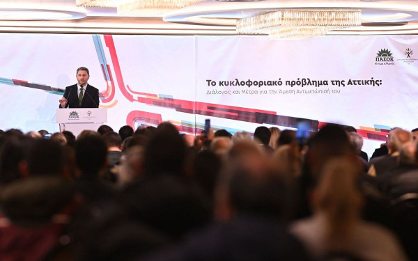 ΠΑΣΟΚ-ΚΙΝΑΛ: Στοίχημα η διεύρυνση, έμφαση στην πόλωση με ΝΔ