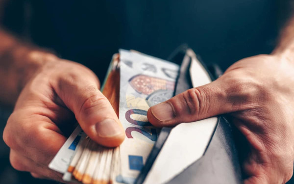 Νέοι μισθοί στο Δημόσιο και ΟΤΑ: Επιπλέον 40 ευρώ από 1/4/2026 - Aναλυτικοί πίνακες και παραδείγματα