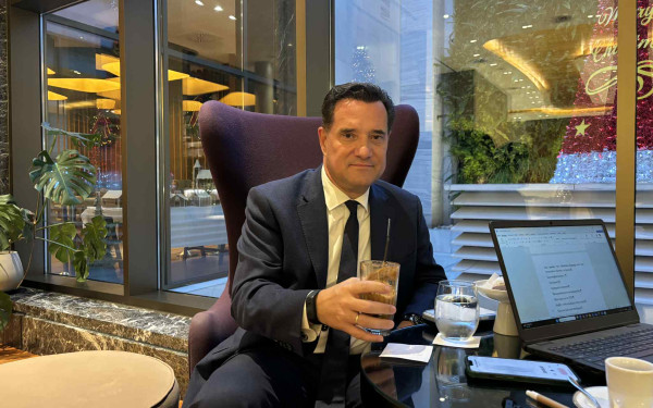  με τον υπουργό Υγείας Άδωνι Γεωργιάδη (βίντεο)