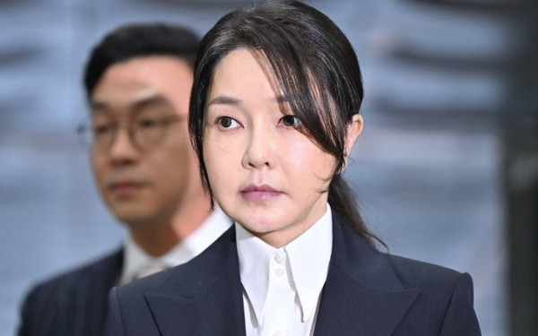 Η τέως πρώτη κυρία της Νότιας Κορέας κατηγορείται για δωροδοκίες αξίας 200.000 δολαρίων (βίντεο)