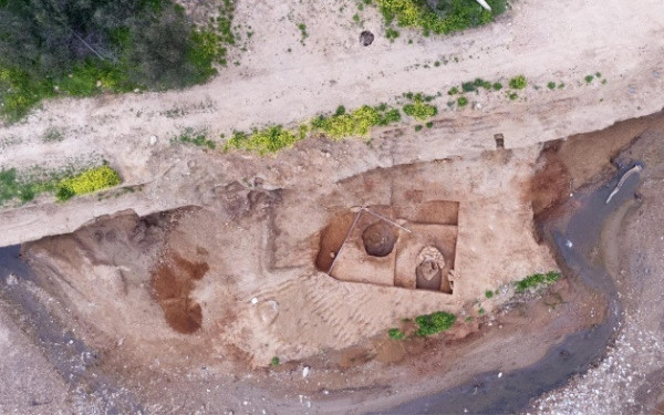 Σημαντική αρχαιολογική ανακάλυψη στη Ραφήνα: Ταφή σε πίθο 4.000 ετών από την Πρώιμη Εποχή του Χαλκού