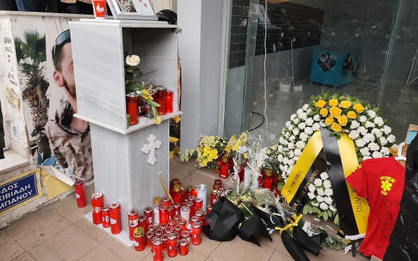 Θεσσαλονίκη: Σε κλίμα συγκίνησης το τρισάγιο στη μνήμη του Άλκη Καμπανού - Παρών και ο Ρίτσαρντ Σιάο (βίντεο)