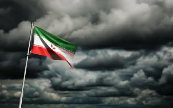 Ιράν: Ο ιρανικός στρατός απειλεί να κυνηγά Αμερικανούς και Ισραηλινούς αξιωματούχους ακόμη και στα μέρη διακοπών τους