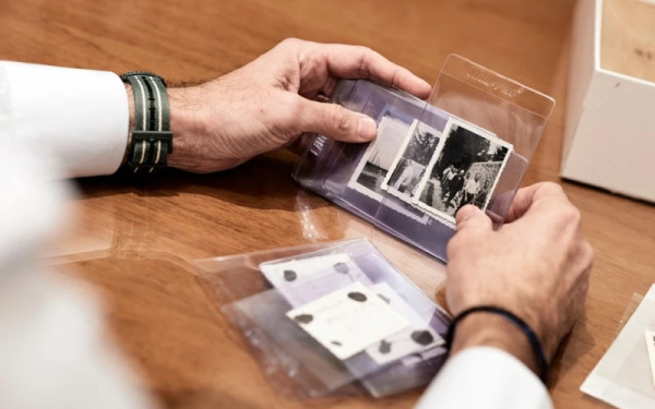 Μητσοτάκης: Η συλλογή Χόιερ «μνημείο της νεότερης ελληνικής ιστορίας» - «Συγκίνηση, ρίγος αλλά και υπερηφάνεια» για τους «200» της Καισαριανής