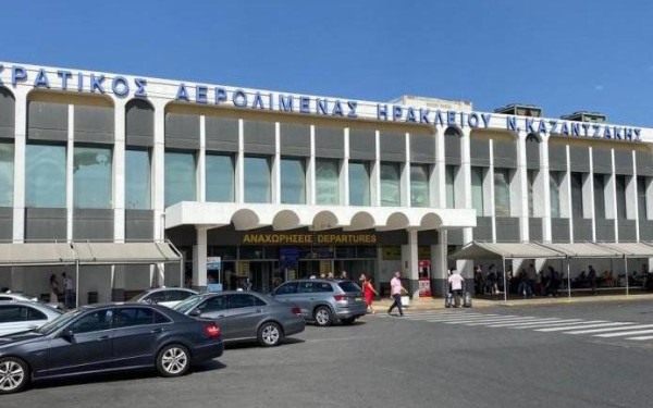 Αεροδρόμιο Ηρακλείου: 19 πτήσεις ακυρώθηκαν ή άλλαξαν πορεία λόγω αφρικανικής σκόνης και ανέμων