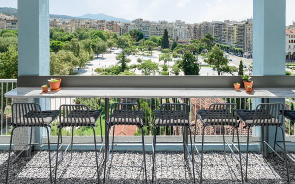 The Nectar Distillery: Απίστευτη θέα, μοναδικά signature cocktails κι ο Ξένιος Δίας σας περιμένει!