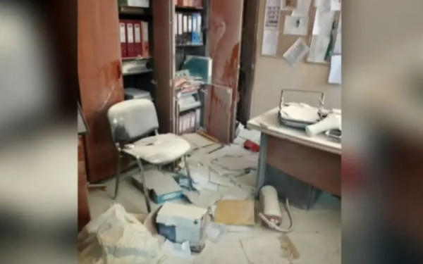 Αττική: Σκηνές χάους στο 5ο Γυμνάσιο και Λύκειο Γλυφάδας - Άρπαξαν 8.000 ευρώ και έκαναν το σχολείο «γυαλιά καρφιά» (βίντεο)