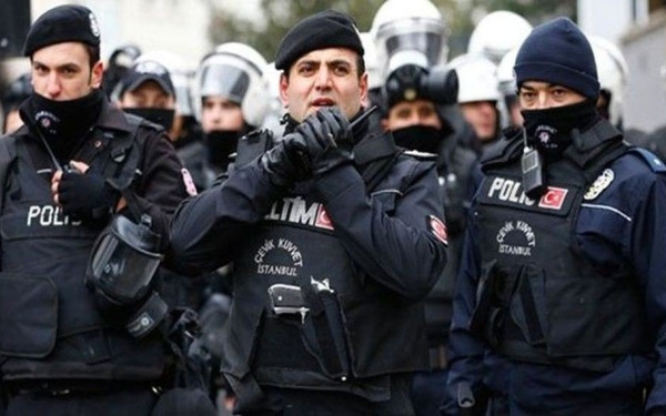 Τουρκία: Επτά αστυνομικοί τραυματίστηκαν σε μάχη με τζιχαντιστές του Ισλαμικού Κράτους