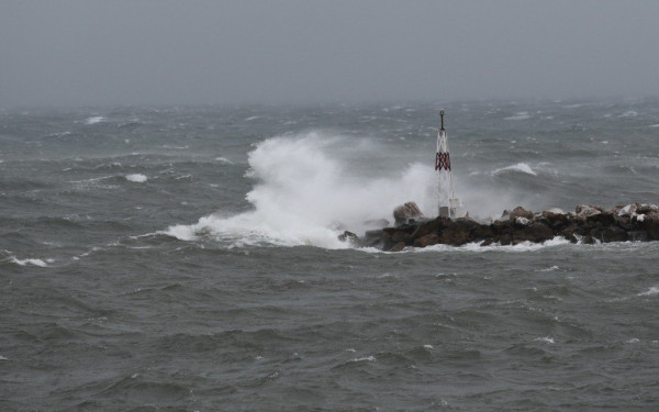 Καιρός: Προειδοποίηση για θυελλώδεις ανέμους σε Θεσσαλονίκη, Σέρρες και Χαλκιδική- Συστήνεται αυξημένη προσοχή