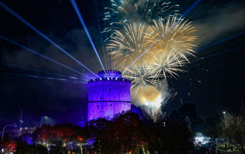 Θεσσαλονίκη: Όλα τα φώτα στο Λευκό Πύργο στην αλλαγή του χρόνου