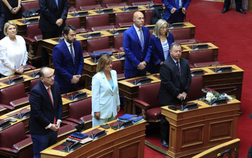 Boυλή: Ενός λεπτού σιγή στη μνήμη του Αλέκου Φλαμπουράρη