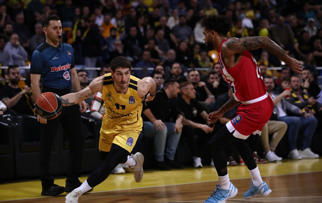 Μπάσκετ: Ο Άρης πάλεψε αλλά υπέκυψε στην ανωτερότητα του Ολυμπιακού (βίντεο)