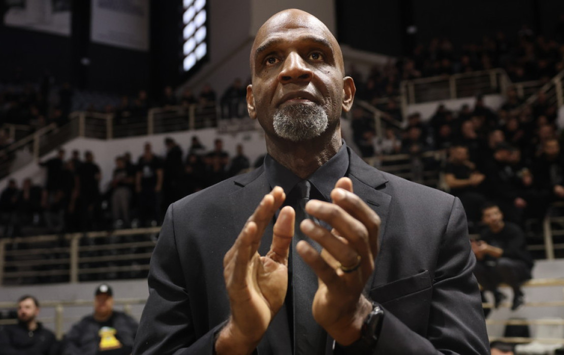 Μπάσκετ: Ο Μπάρλοου επέστρεψε και αποθεώθηκε από τους φίλους του ΠΑΟΚ (βίντεο)