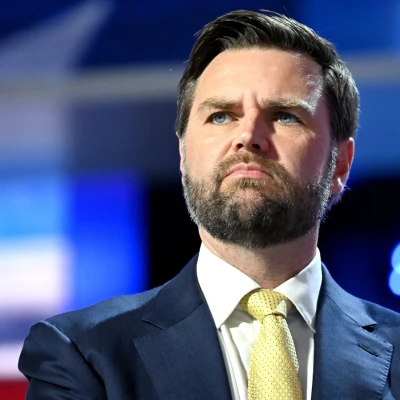 ΗΠΑ: Ο Βανς συστήνει στο Ιράν να «λάβει σοβαρά υπόψη» τις αμερικανικές απειλές