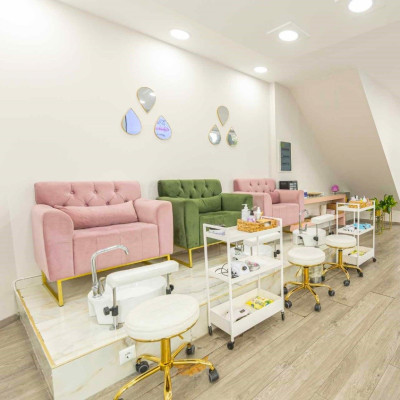 Girl in Δελφών 153 – Ένα κέντρο αισθητικής νέας γενιάς στη Θεσσαλονίκη