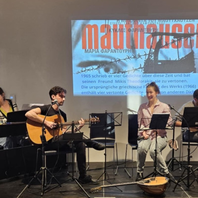 «Των Ελλήνων οι κοινότητες» τιμούν τον Θεοδωράκη σε μια μικρή πόλη της Γερμανίας