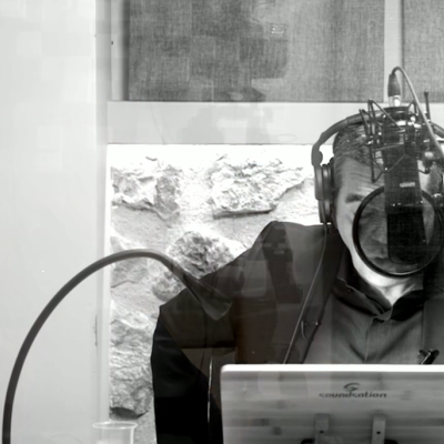 Και σε audiobook η «Ιθάκη» του Τσίπρα με την φωνή γνωστού ηθοποιού - Δείτε βίντεο