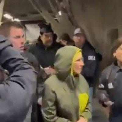 Οι πρώτες εικόνες της συζύγου του Μαδούρο μετά την σύλληψή της από τις Αμερικανικές αρχές (βίντεο)