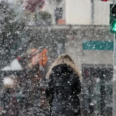 Καιρός: Η πορεία της Ψυχρής Εισβολής – Ποιες πόλεις θα ντυθούν στα «λευκά» την αλλαγή του χρόνου