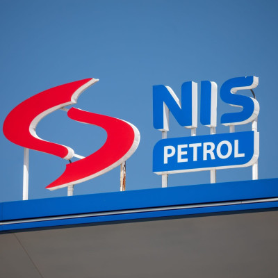 Σερβία: Οι ΗΠΑ χορηγούν προσωρινή άδεια στην υπό ρωσικό έλεγχο σερβική πετρελαϊκή εταιρεία NIS