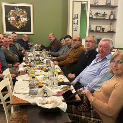 Τραπεζώματα με μενού… Κεντροαριστερά