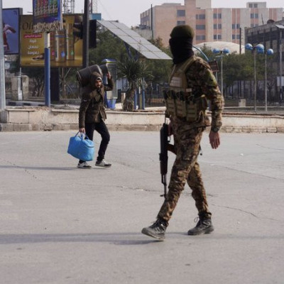 Σε κλοιό απαγόρευσης κυκλοφορίας το Χαλέπι: Σφοδρές συγκρούσεις μεταξύ στρατού και Κούρδων