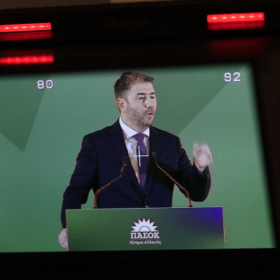 ΠΑΣΟΚ-ΚΙΝΑΛ: Εντάσεις και... προειδοποιητικές βολές πριν τη σύγκρουση