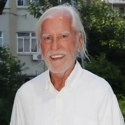 «Έφυγε» ο Λάκης Ραπτάκης: Ο θρύλος που «έστησε» τη διασκέδαση σε Αθήνα και Θεσσαλονίκη