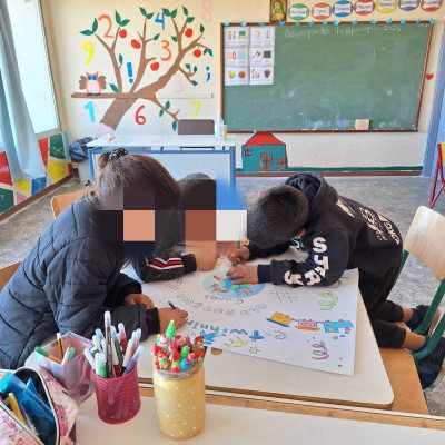 Γιορτάζοντας την Παγκόσμια Ημέρα Ρομά: Ένα σχολείο στο Αγρίνιο δίνει φωνή και ευκαιρίες στους μαθητές Ρομά